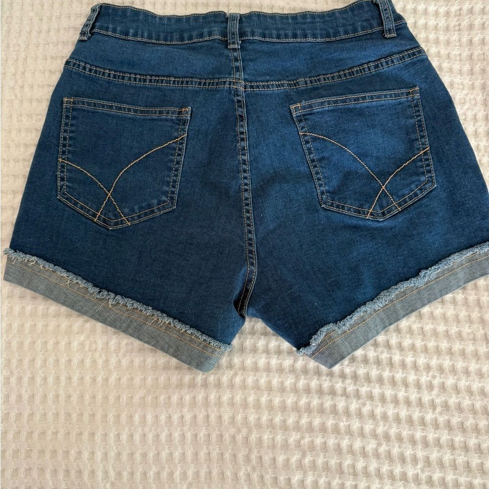 No Brand Mid rise dark wash cuffed jean shorts size Medium - Picture 7 of 7